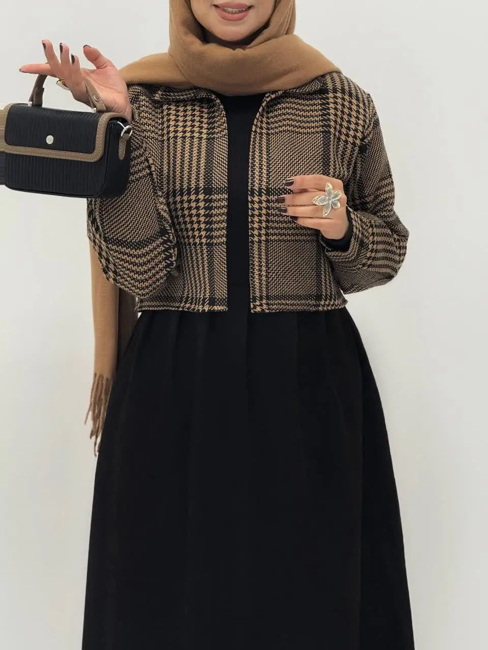 3739-کت و سارافون لی لی (ایراددار)